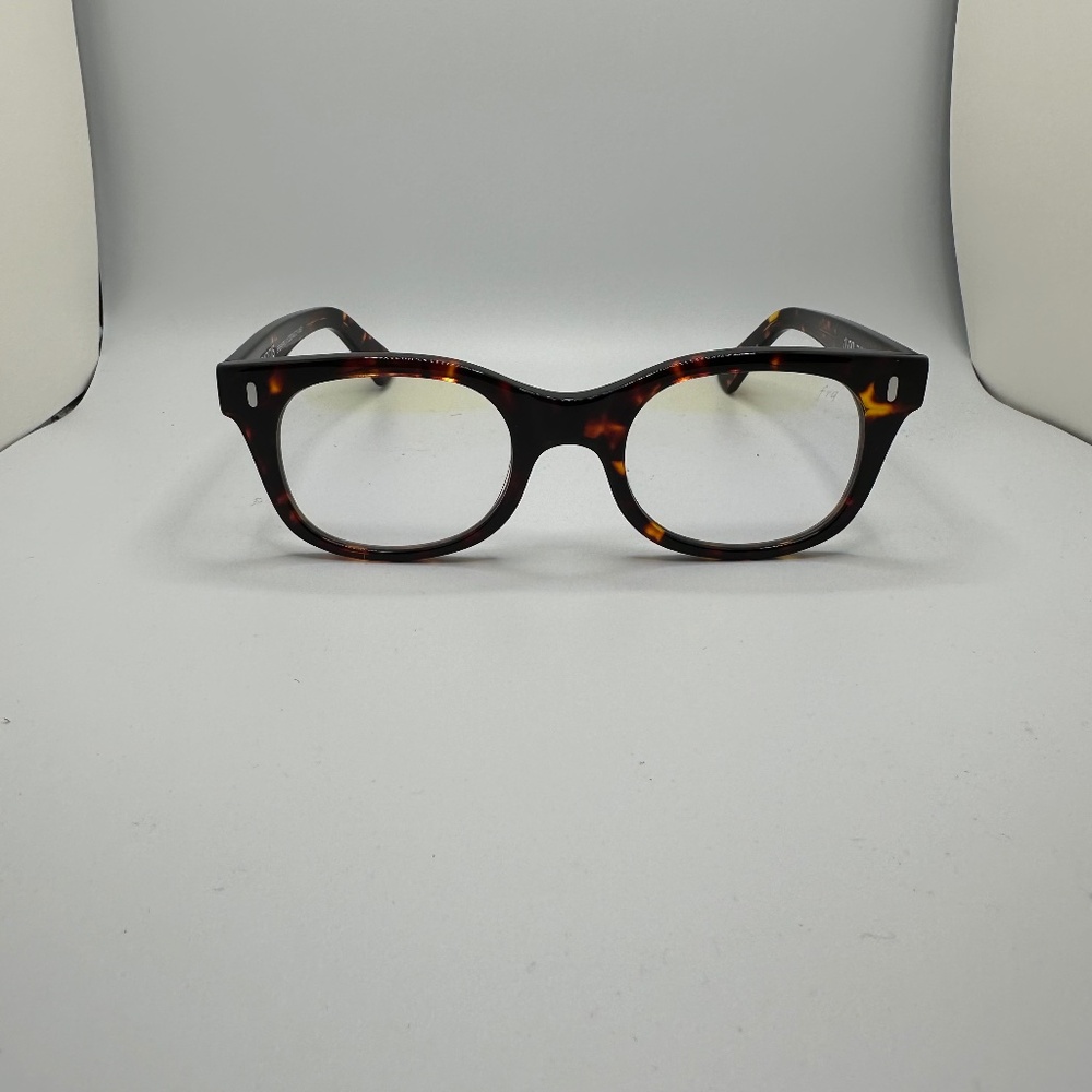 Elegant Tortoise Shell Women's Glasses
